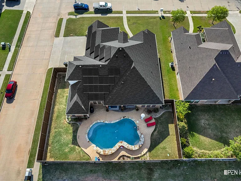 3407 Oxford Ln — Photo 8