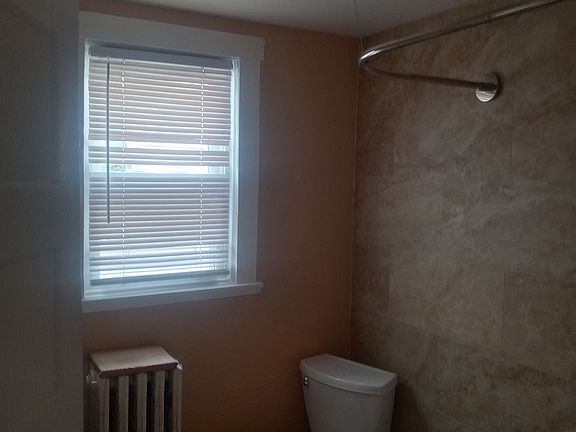 4th image of 30 Bellevue Ter
