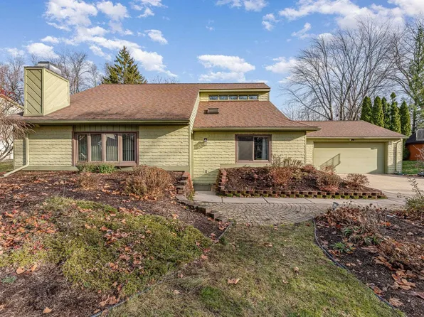 242 Sycamore Rd, Auburn, MI 48611