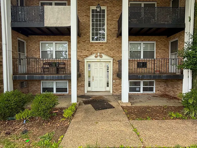 225 W Chester Pike — Photo 18