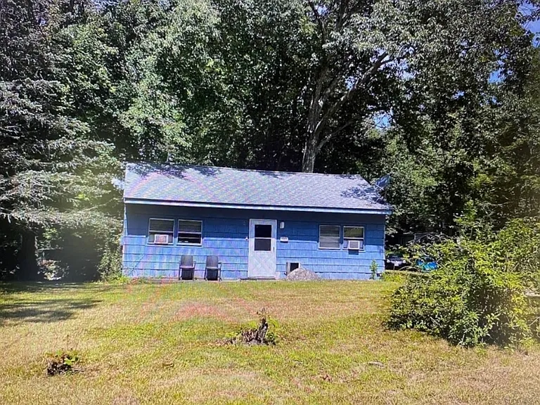 108 Central St — Photo 10