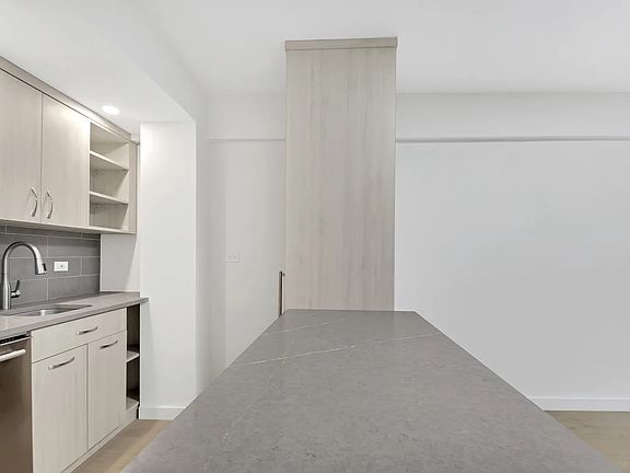 4th image of 333 E 46th St APT 1K