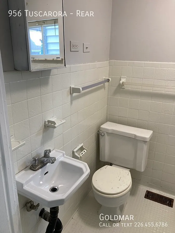 1 bed, $1,300 — Photo 2