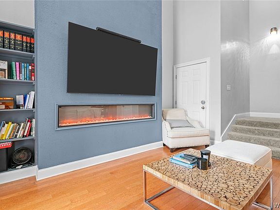 2nd image of 3218 Veterans Memorial Pkwy APT 811