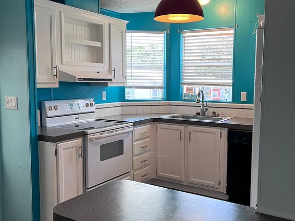 4th image of 10325 Oak Forest Dr #180