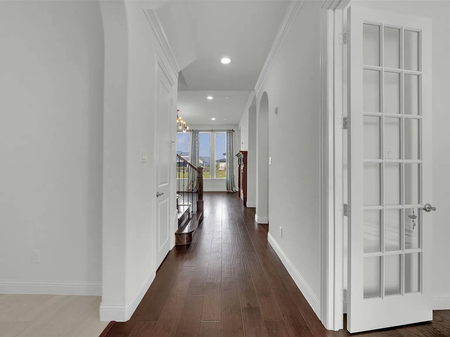 5 bed, 4.5 bath, 3216 sqft, $4,500 — Photo 2