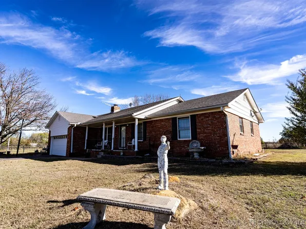 815 S Oak Grove Rd, Cushing, OK 74023