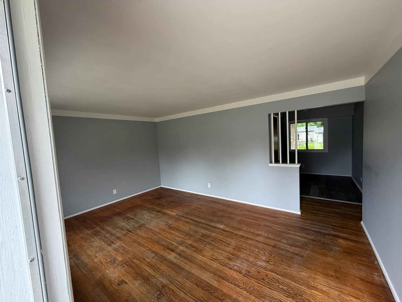 3 bed, 952 sqft, $1,600 — Photo 2