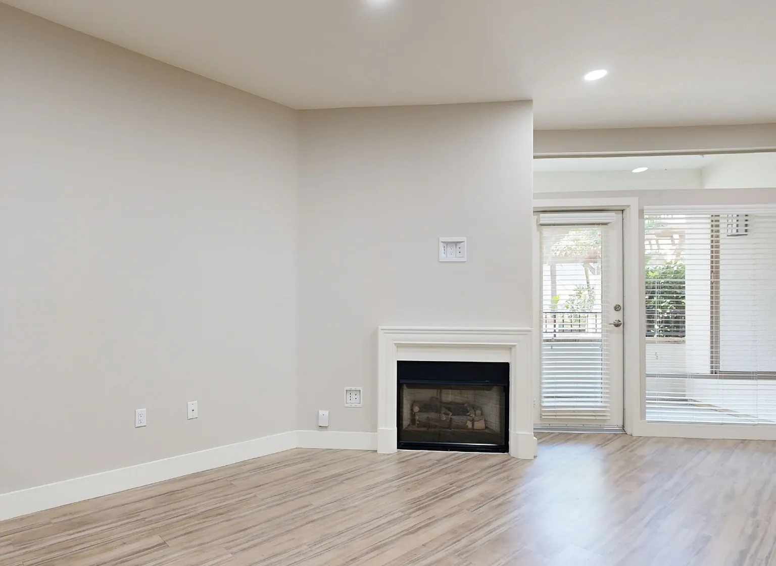 1 bed, 720 sqft, $3,330 — Photo 4