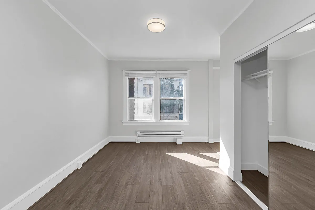 Building Photo - 1030 Larkin