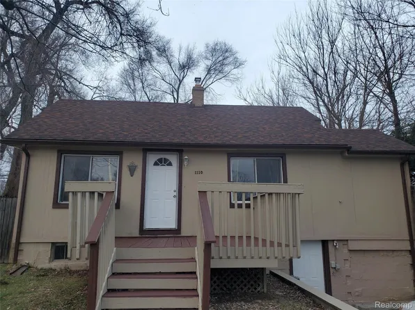 1110 Myrtle Ave, Waterford, MI 48328