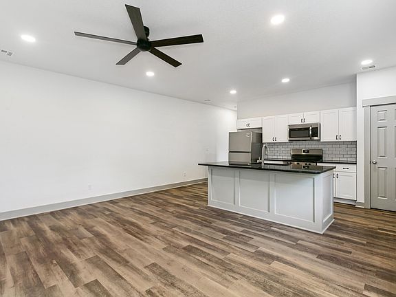 2nd image of 1308 S Elizabeth Ave #200