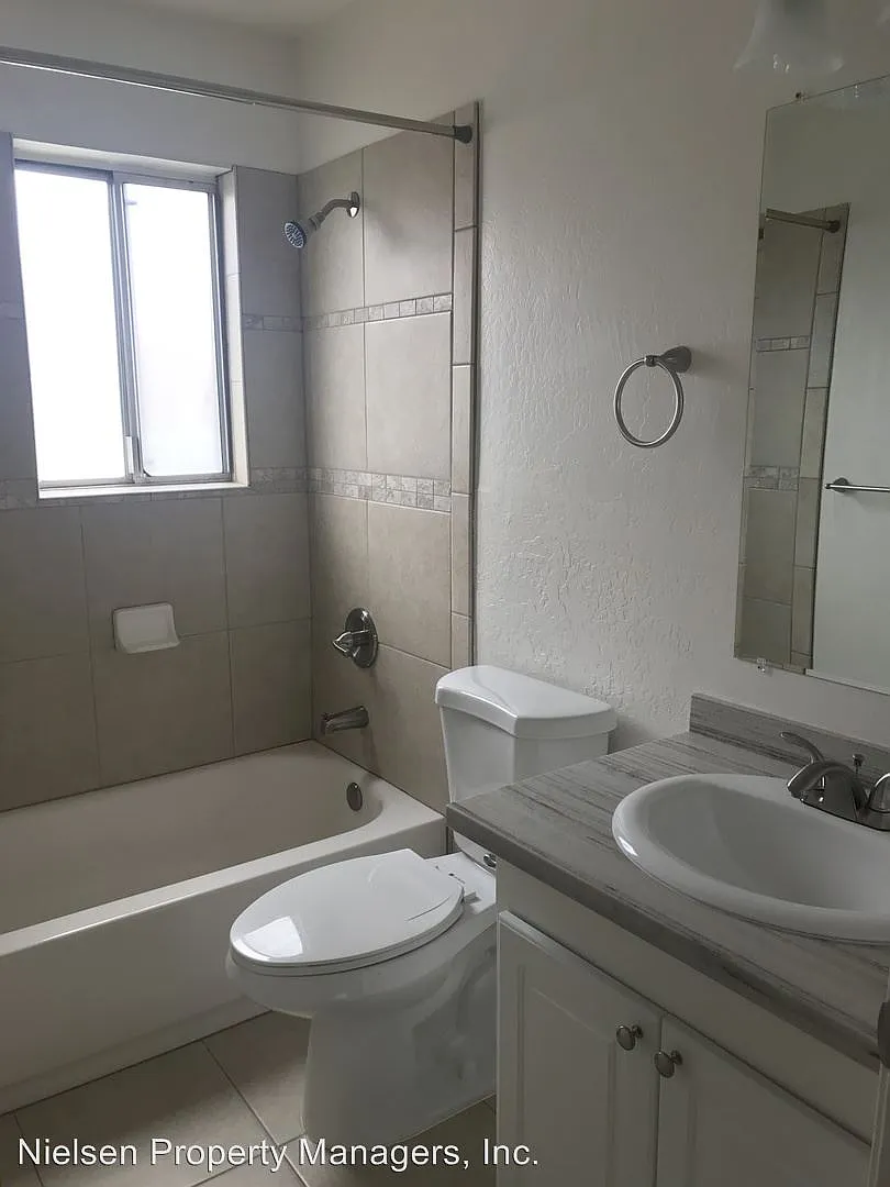 2620 Q St APT 05 photo 1