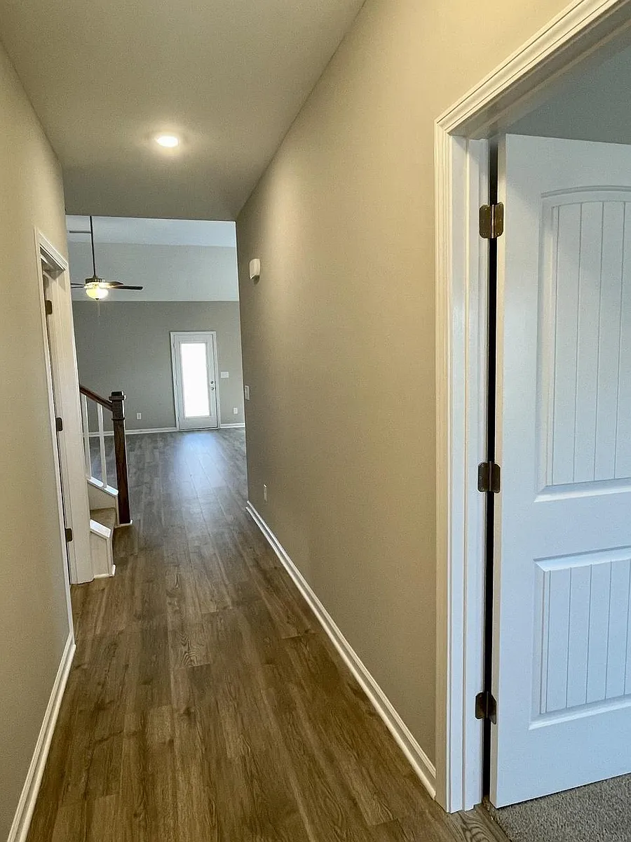 entry way - Rex Dr