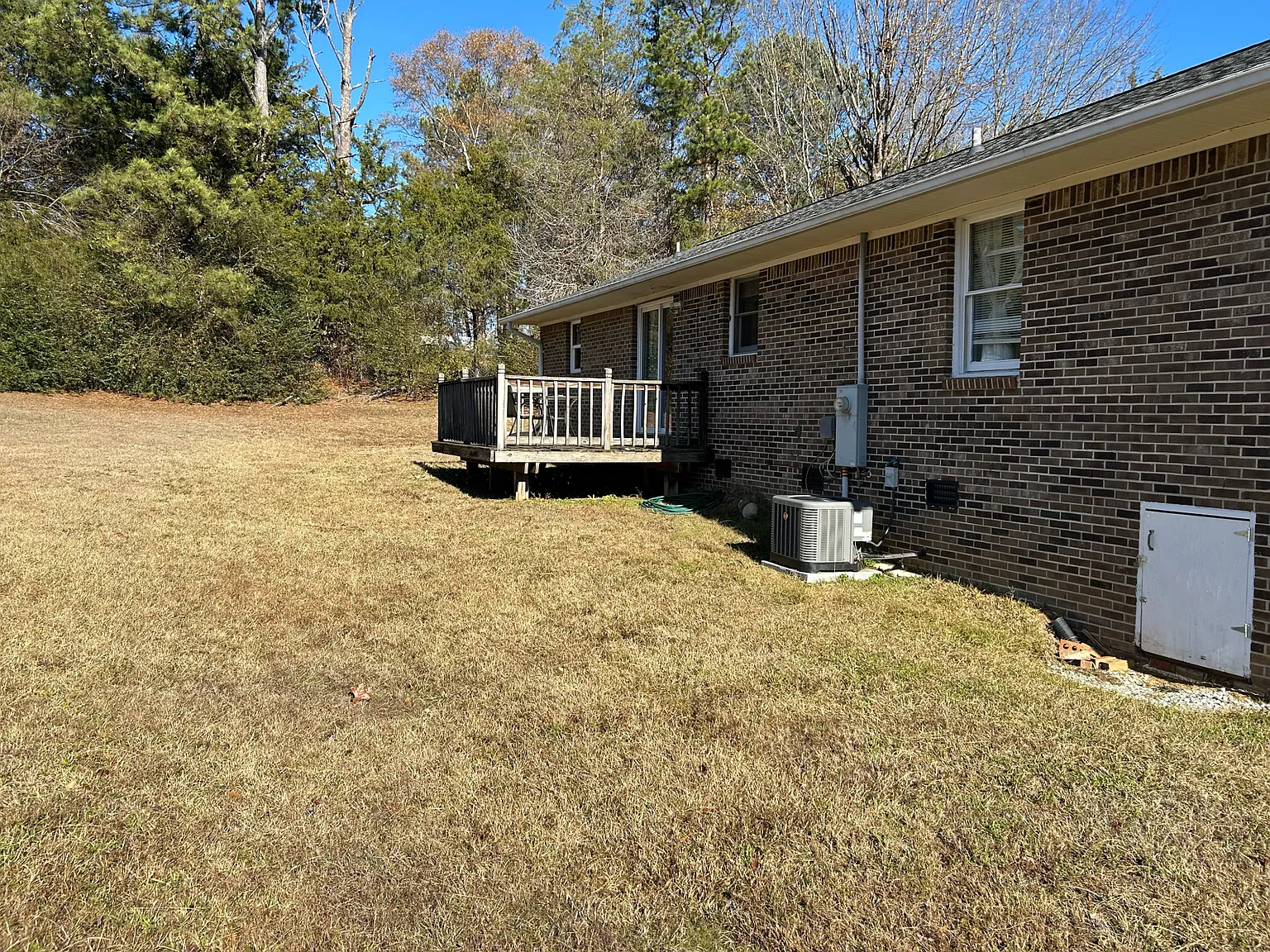 3 bed, 1.5 bath, 1038 sqft, $1,800 — Photo 2