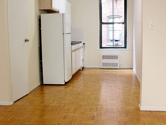 2nd image of 528 E 79th St APT 3A