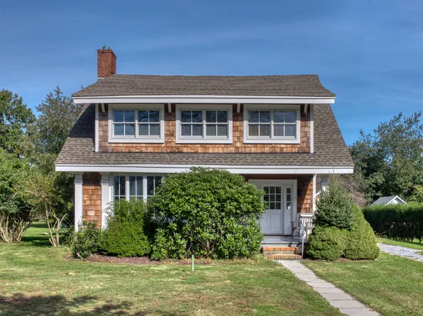 845 Orchard St, Orient, NY 11957