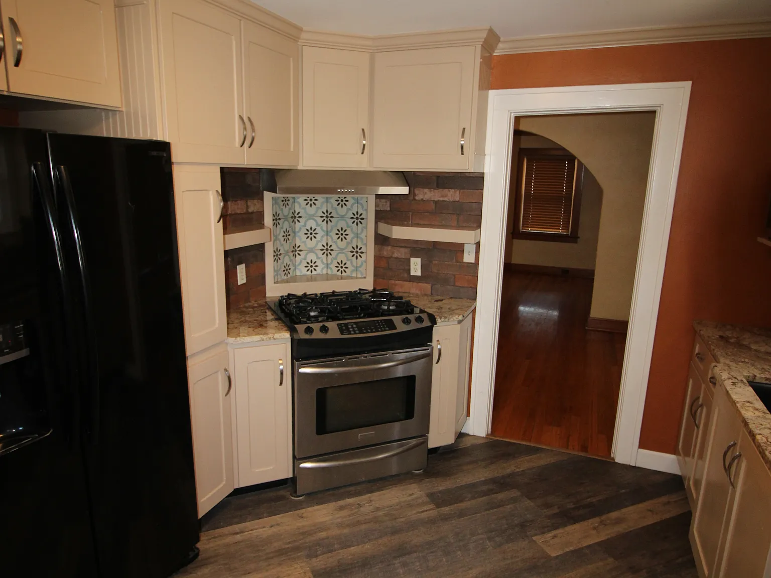 3 bed, 1500 sqft, $1,550 — Photo 4