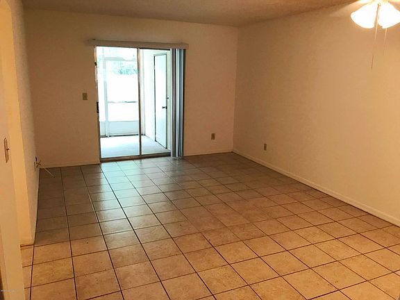 4th image of 3000 Sir Hamilton Cir #2