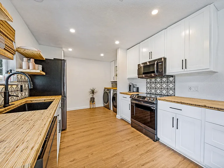 9205 Rowlands Sayle Rd — Photo 9