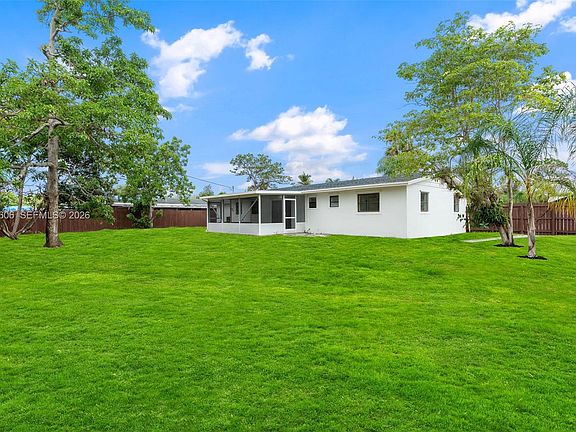 4th image of 5726 Karen Dr