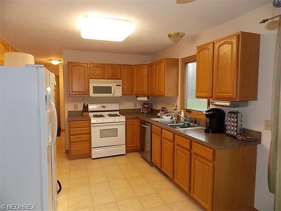 3rd image of 967 Norwegian Wood Dr