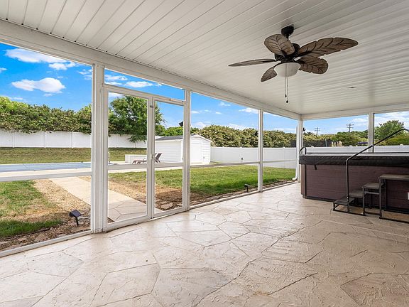 4th image of 315 Shadowfield Acres Dr