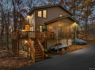 3215 Cherry Ridge Rd, Bushkill, PA 18324