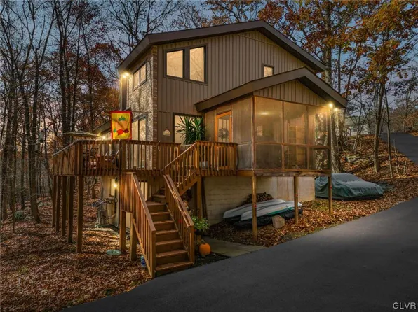 3215 Cherry Ridge Rd, Bushkill, PA 18324