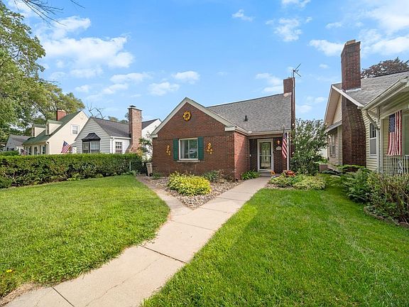 2nd image of 1934 Beverly Pl