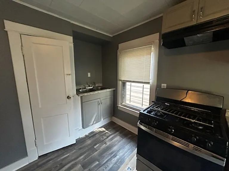 1708 W Gaulbert Ave — Photo 12
