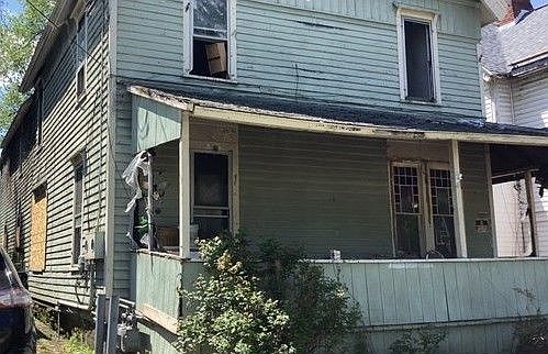 3rd image of 18 Munsell St