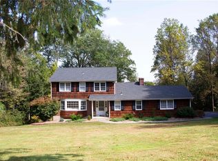 35 Bedell Rd, Katonah, NY 10536