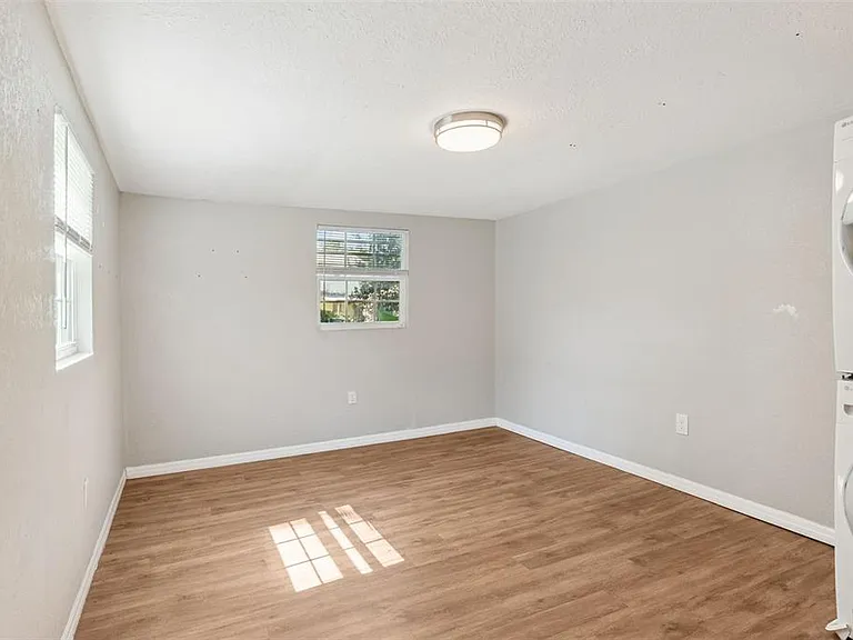 5000 Huppel Ave — Photo 14