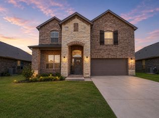 5225 Mountain View Dr, Krum, TX 76249