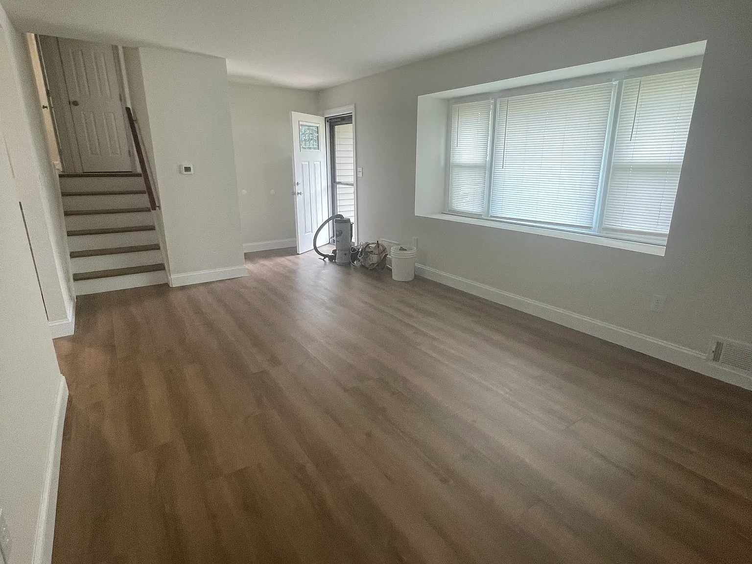 3 bed, 1327 sqft, $3,750 — Photo 3