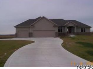 281 Augusta Cres, Dakota Dunes, SD 57049
