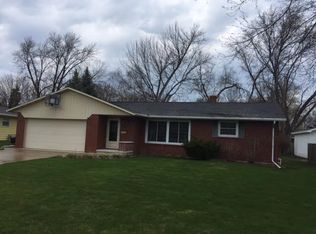 431 Memory Ct, Green Bay, WI 54301