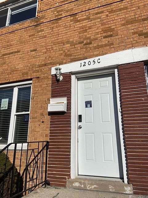 1st image of 1205 S 17th Ave