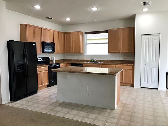 4th image of 4109 Sun Village Ct