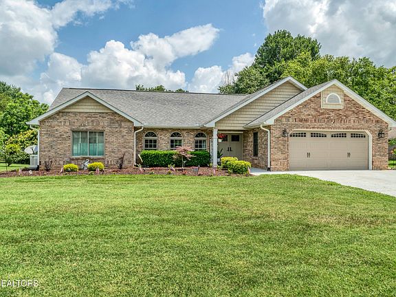 3rd image of 1210 Edinburgh Dr
