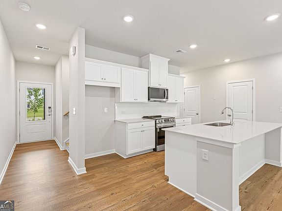 3rd image of 7469 Clover Ln #132