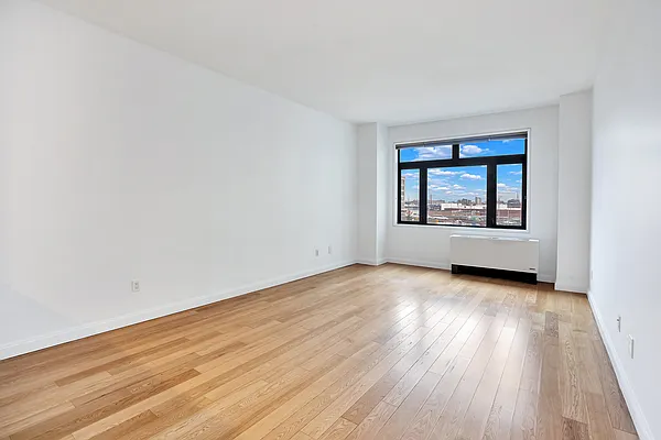 Sold by Modern Spaces | media 4