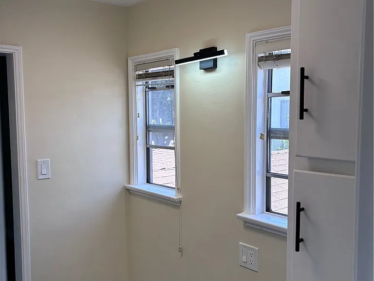 4565 E Carson St — Photo 17