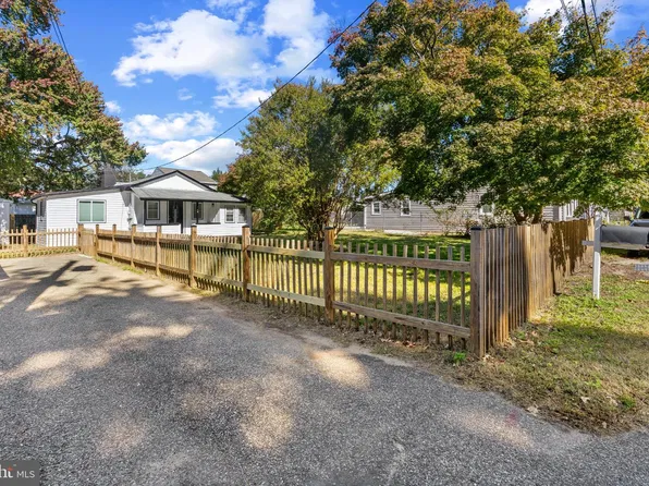 716 205th St, Pasadena, MD 21122