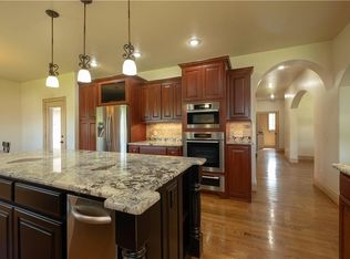 308 SW Chablis St, Bentonville, AR 72712