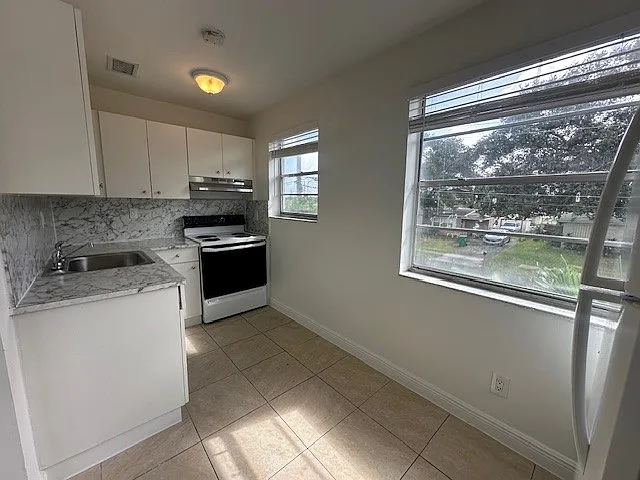 5621 SW 36th Ct — Photo 7