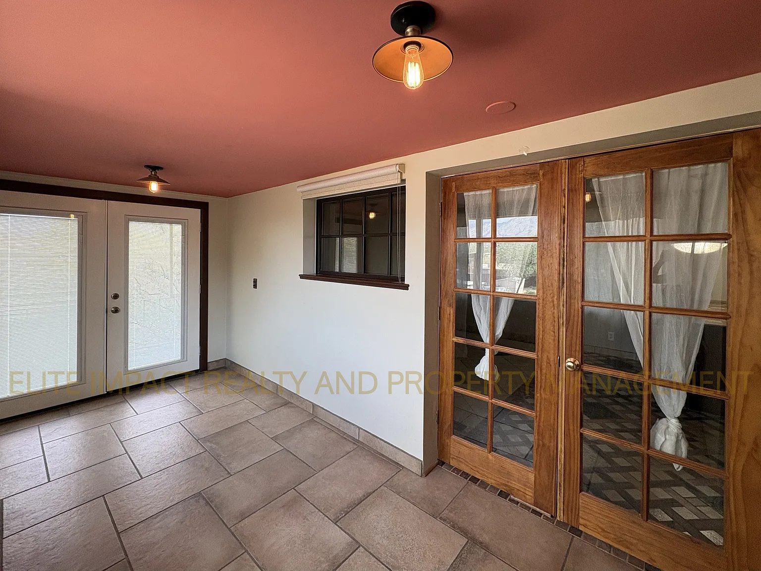 2819 North Woodland Avenue - 2 — Photo 4