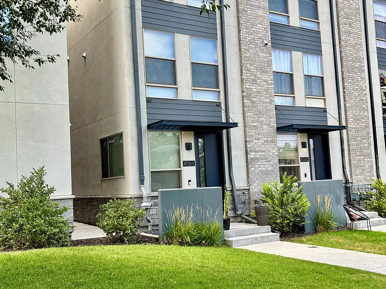 Front yard/ door
