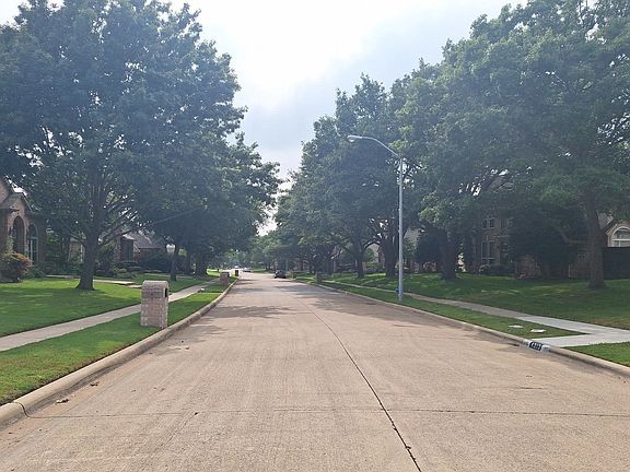 5th image of 4309 Oak Knoll Dr